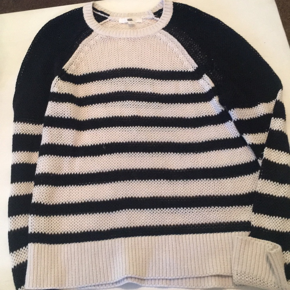 Vans sweater! 🖤